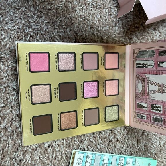 Too Faced Christmas in the City Limited Edition Makeup Box Set - Picture 7 of 8